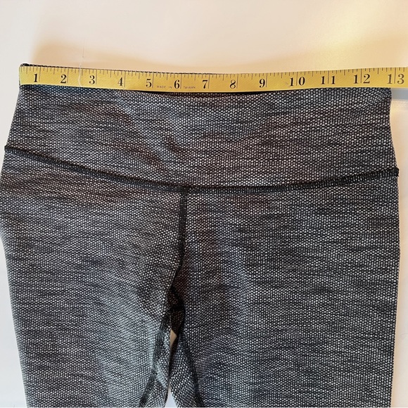 Lululemon Capri Length grey leggings - Picture 7 of 8